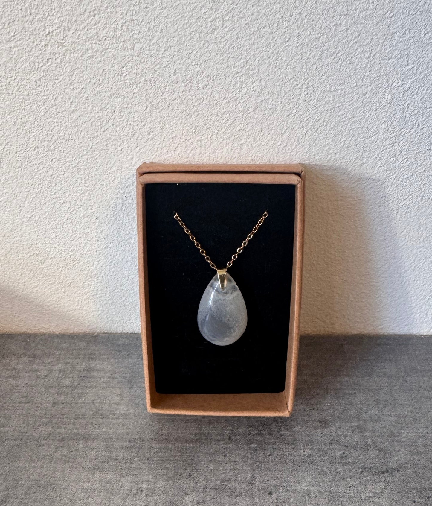 Collier en quartz solaire