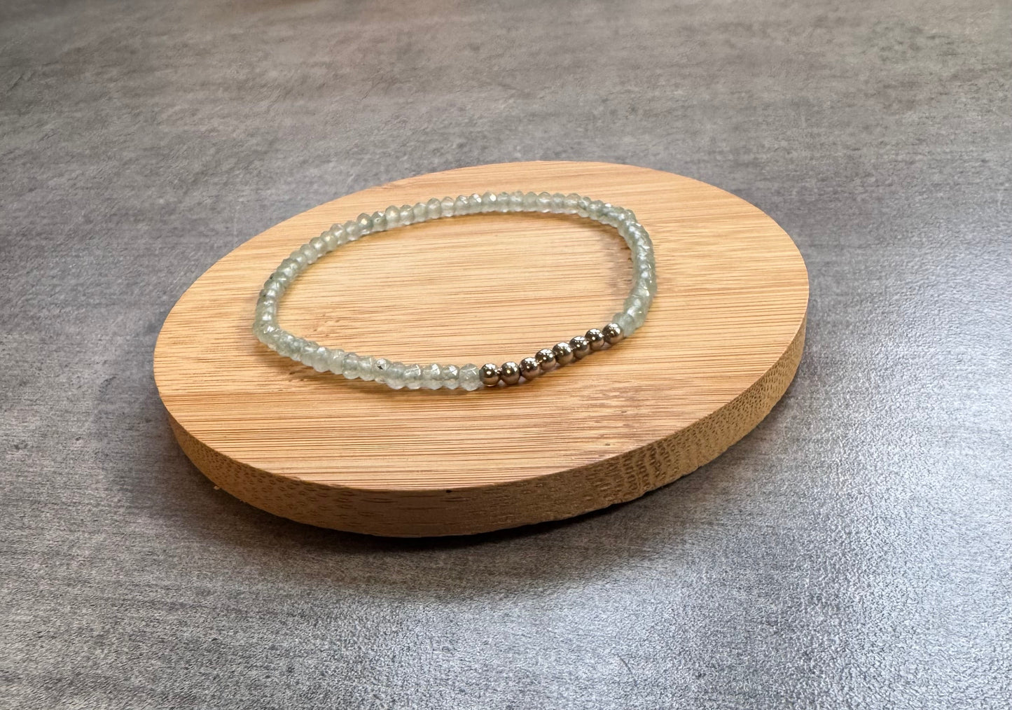 Bracelet en Aiguë Marine facetté et acier inoxydable