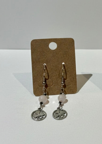 Boucle d’oreille en acier inoxydable et quartz rose