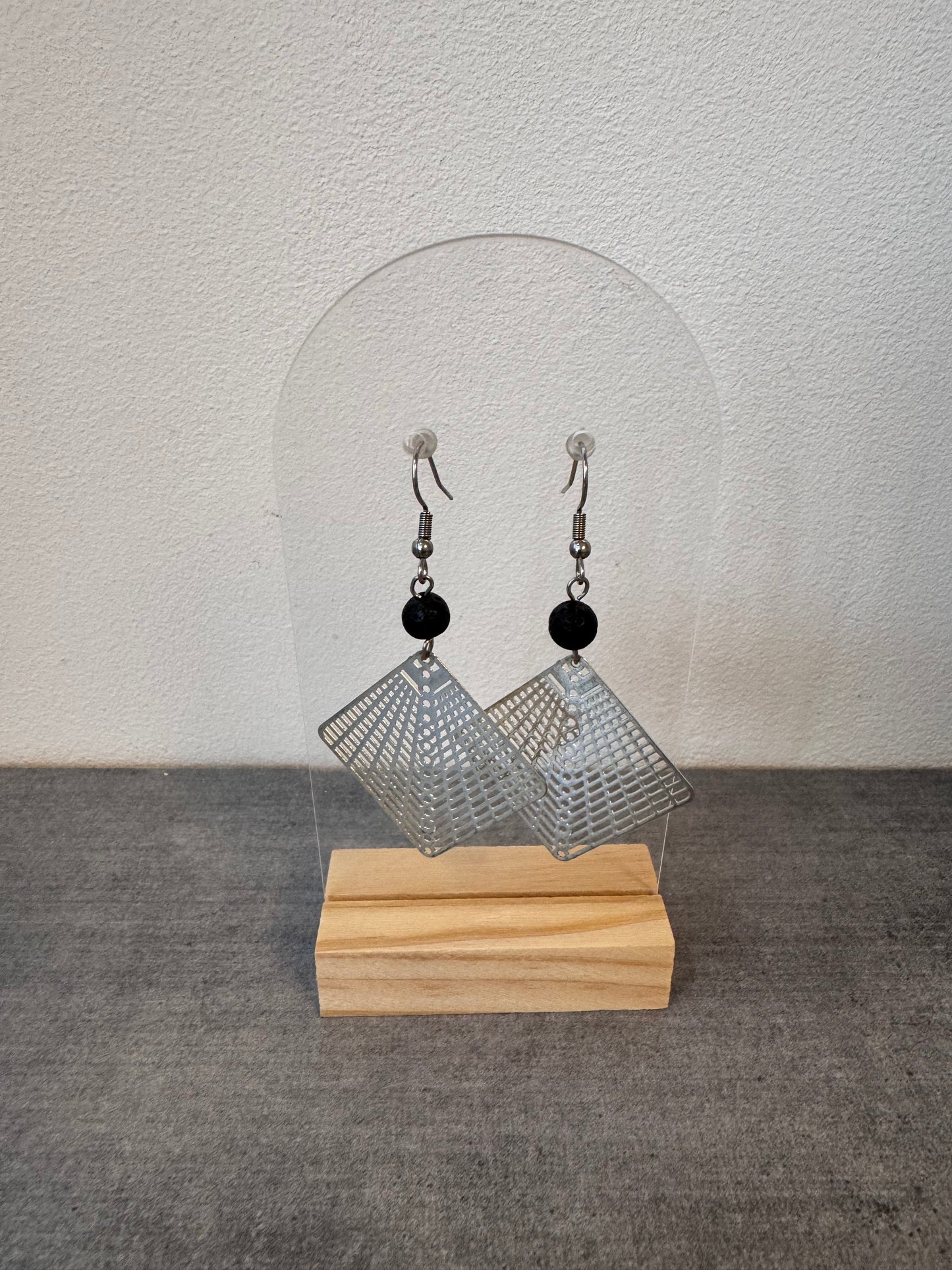 Boucle d’oreille en acier inoxydable et pierre de lave