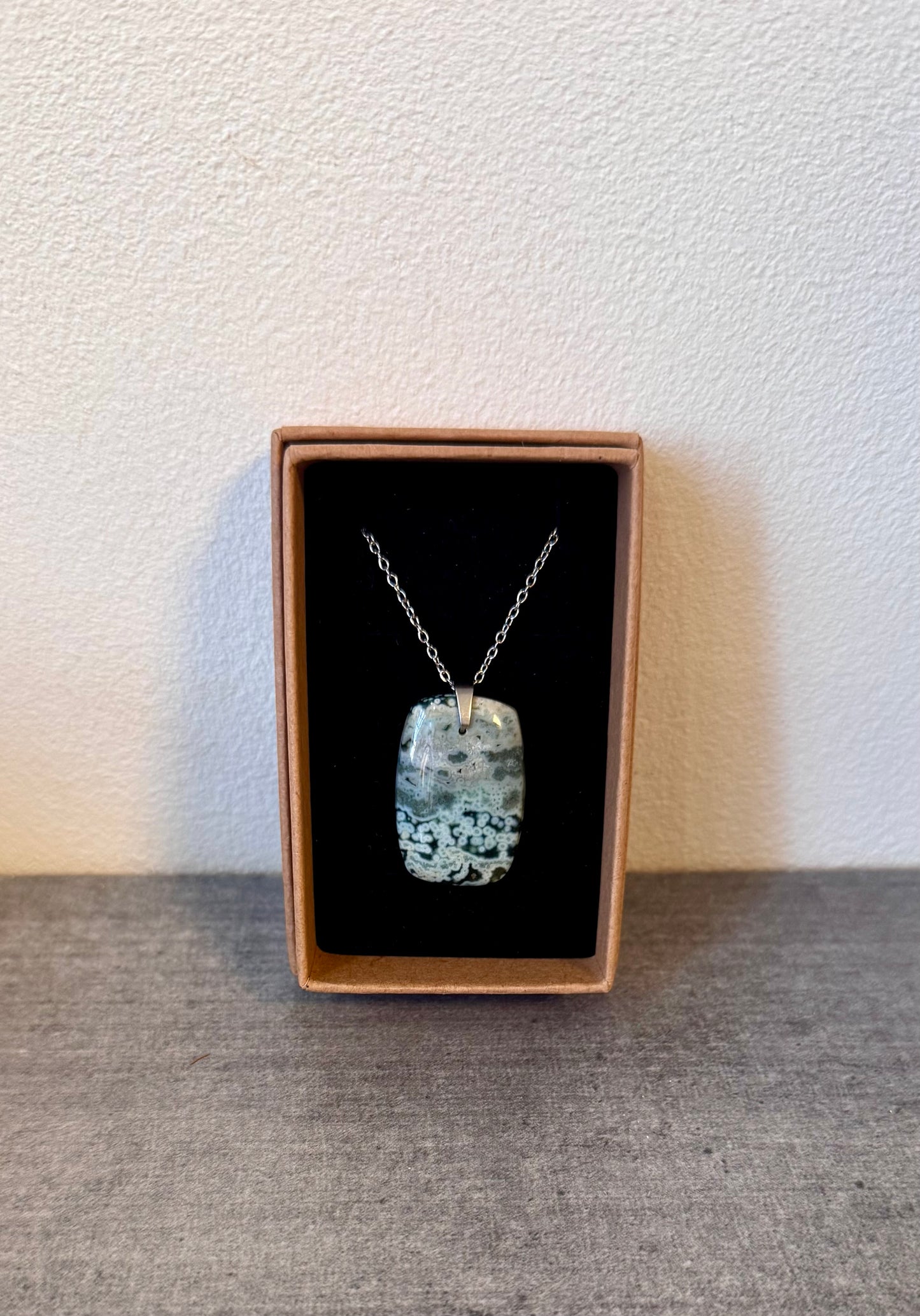 Collier en jaspe océan