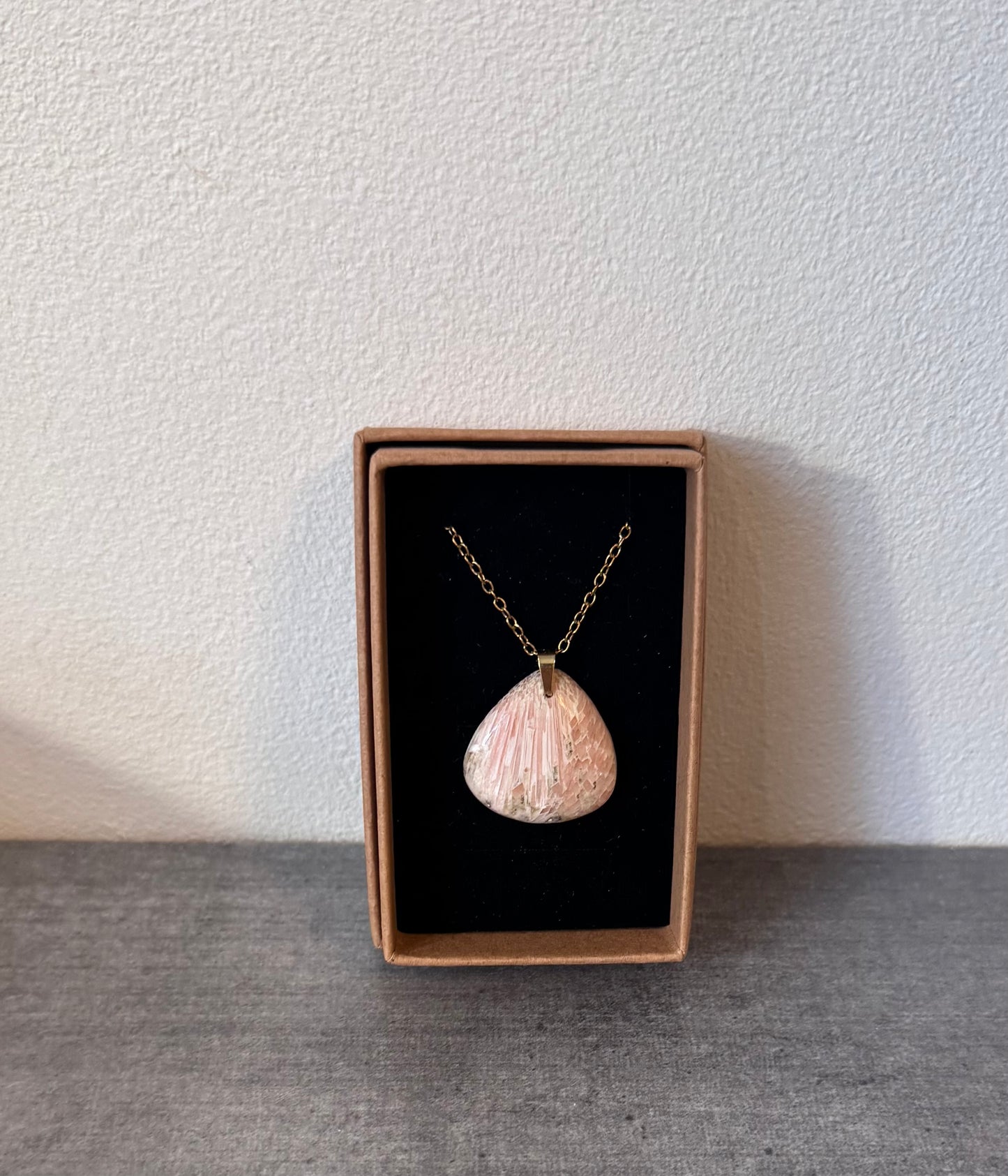 Collier en scolécite