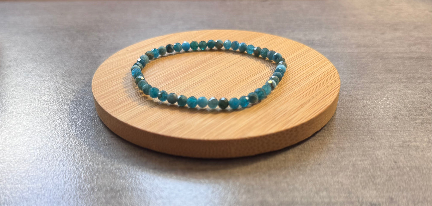 Bracelet en Apatite Bleue facetté