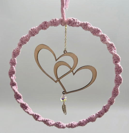 Double cœur attrape soleil bois et macramé rose