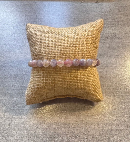 Bracelet Tourmaline rose sur eudialyte