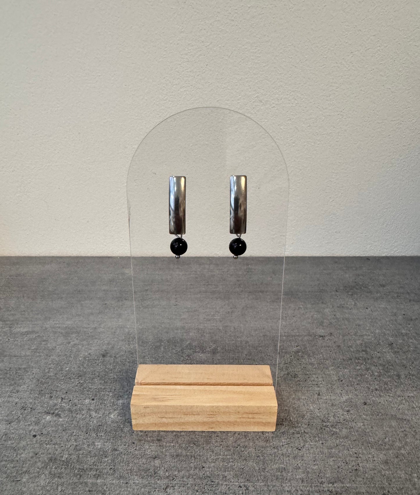 Boucle d’oreille en acier inoxydable et obsidienne Noir