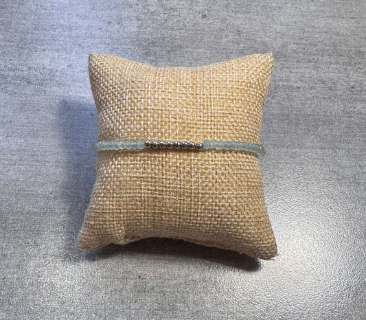 Bracelet en Aiguë Marine facetté et acier inoxydable