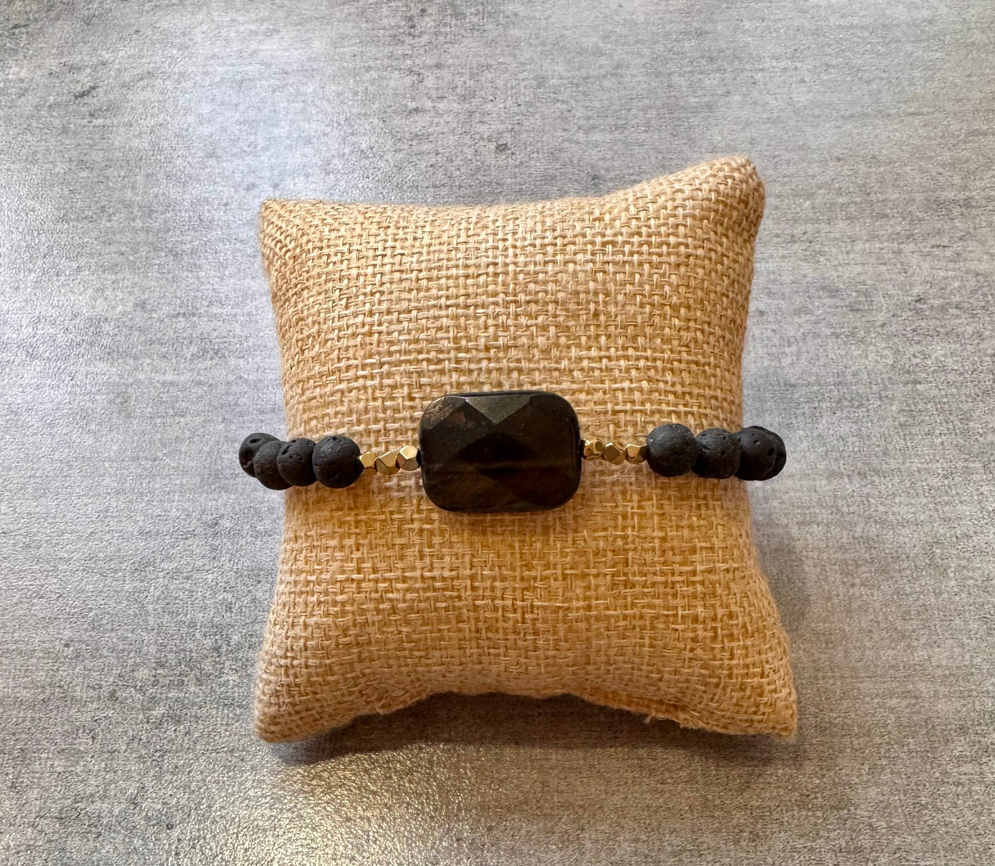 Bracelet en Oeil de tigre, hématite et pierre de lave