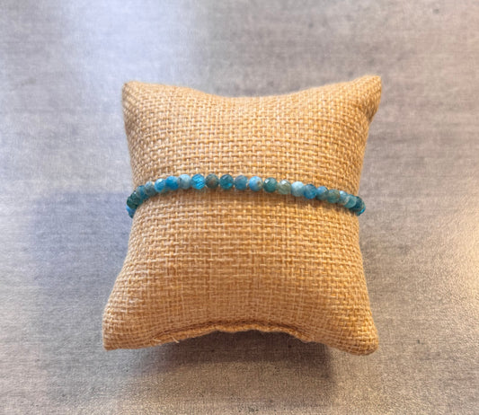 Bracelet en Apatite Bleue facetté
