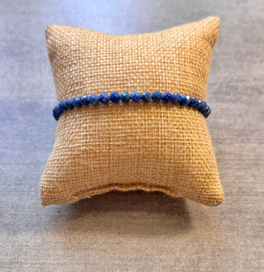 Bracelet en lapis lazuli facetté
