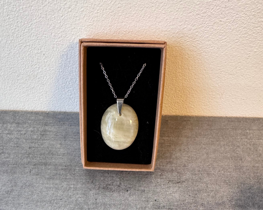 Collier pierre de lune beige