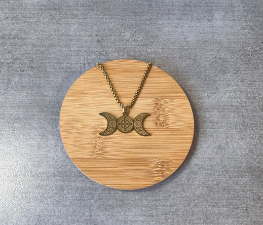 🌙 Collier Triple Lune en Acier – Symbole de Protection