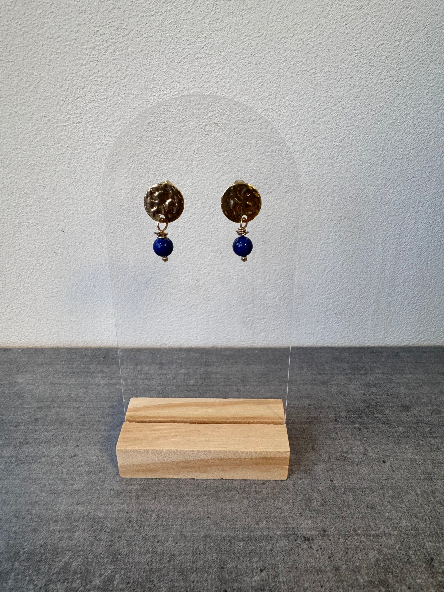 Boucle d’oreille en acier inoxydable et lapis lazuli
