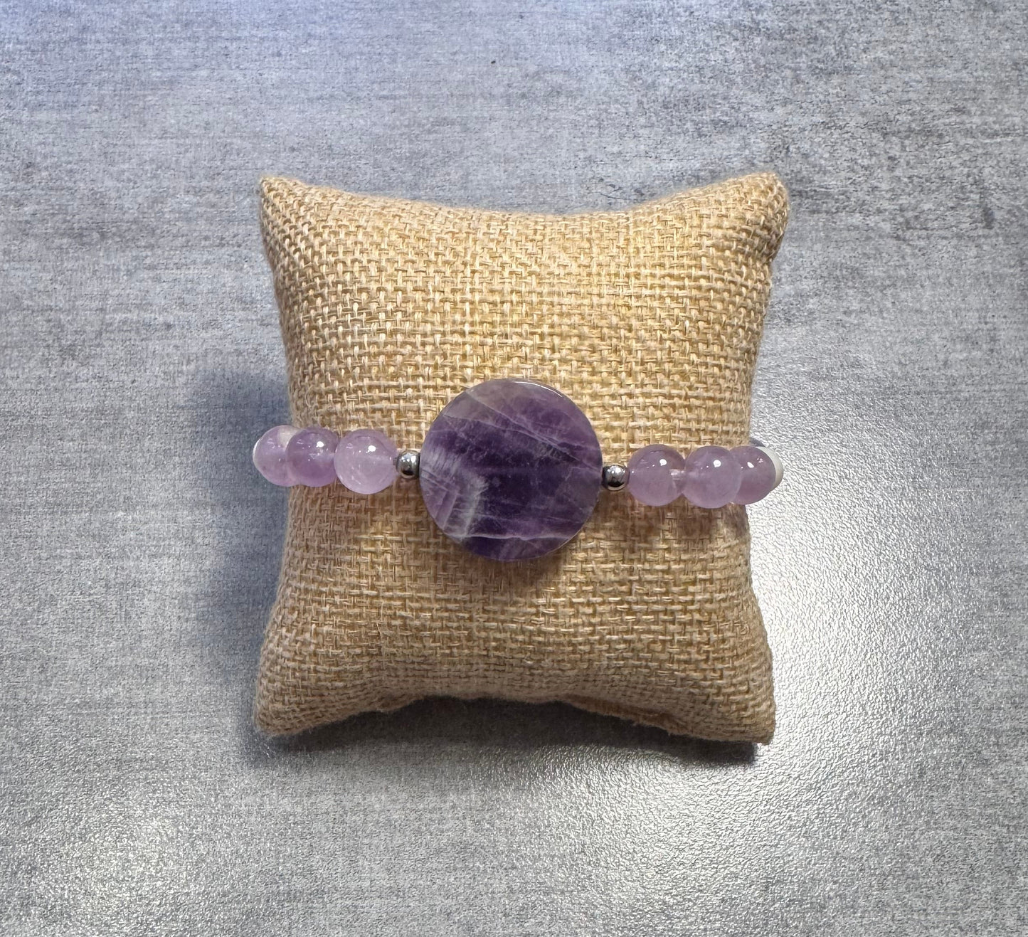 Bracelet en Améthyste chevron , améthyste lavande et nacre