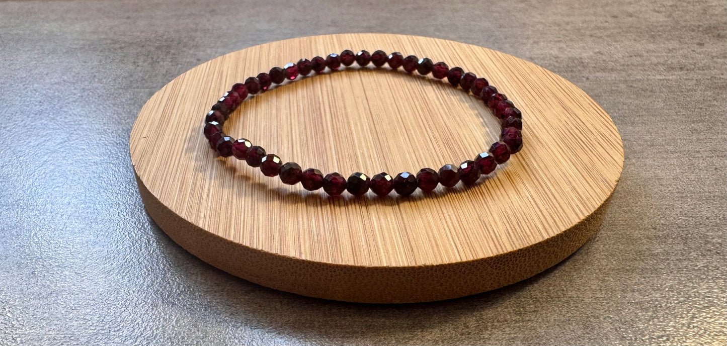 Bracelet en Grenat facetté