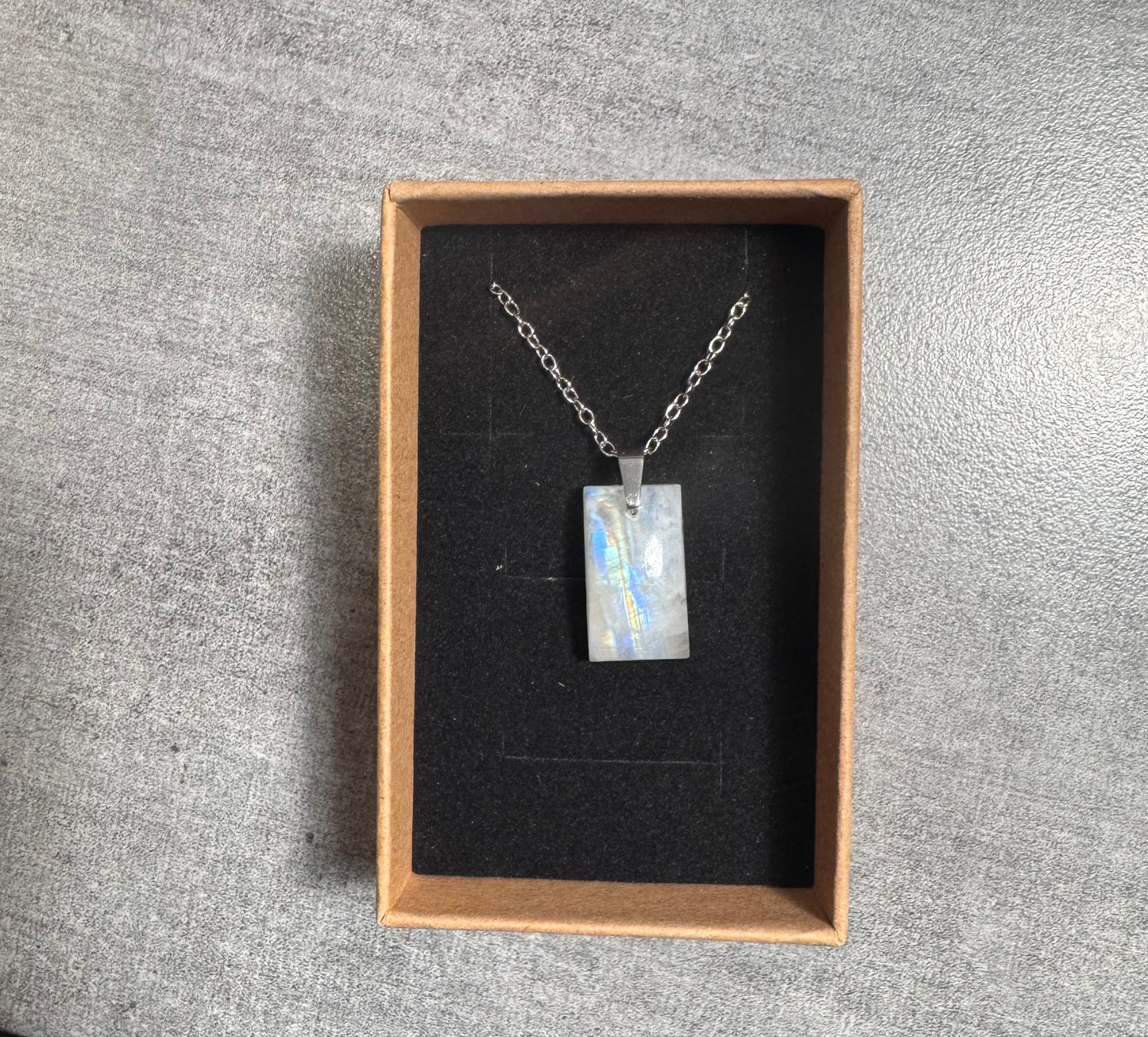 Collier pierre de lune blanche