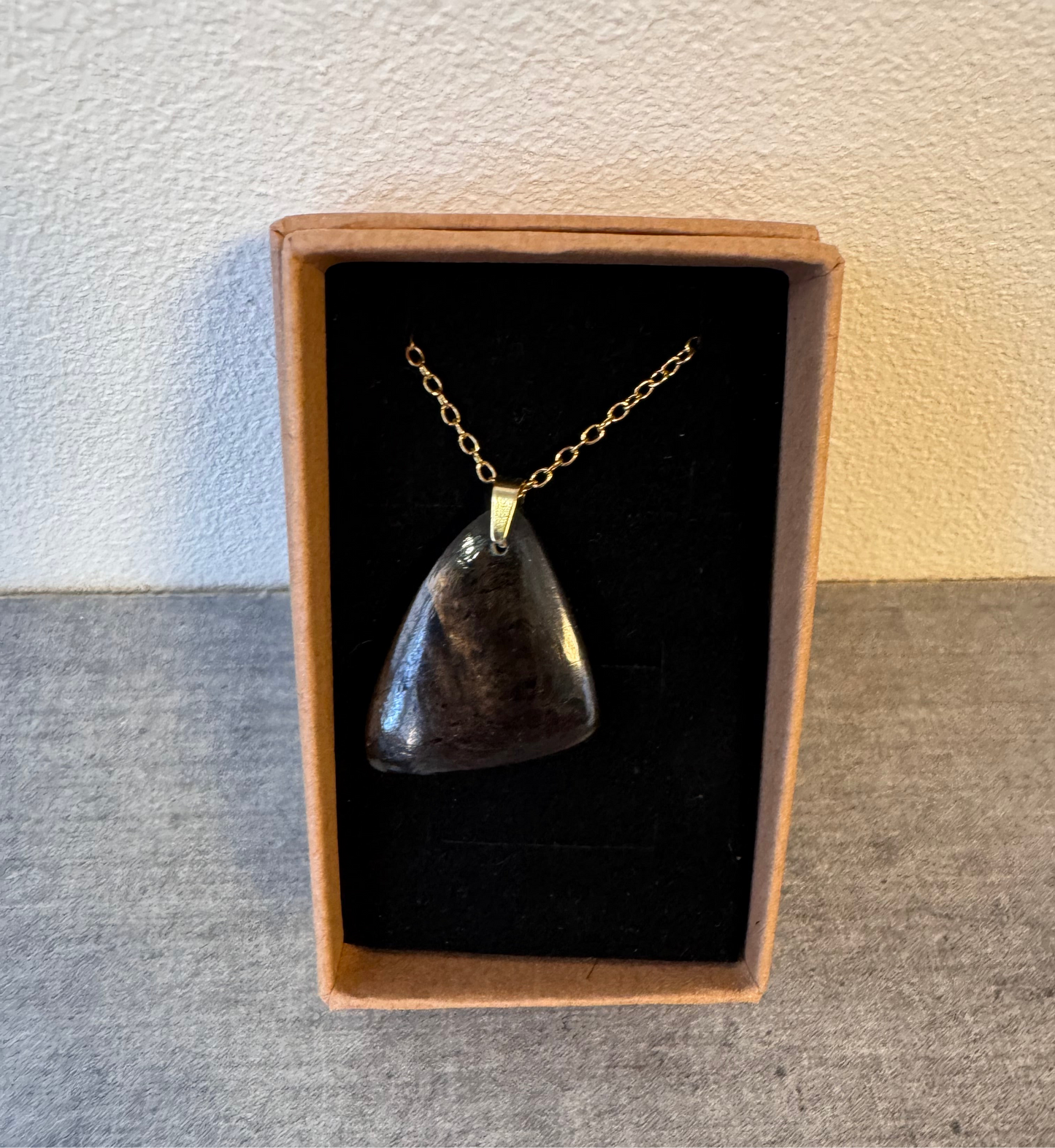 Collier en Hypersthène