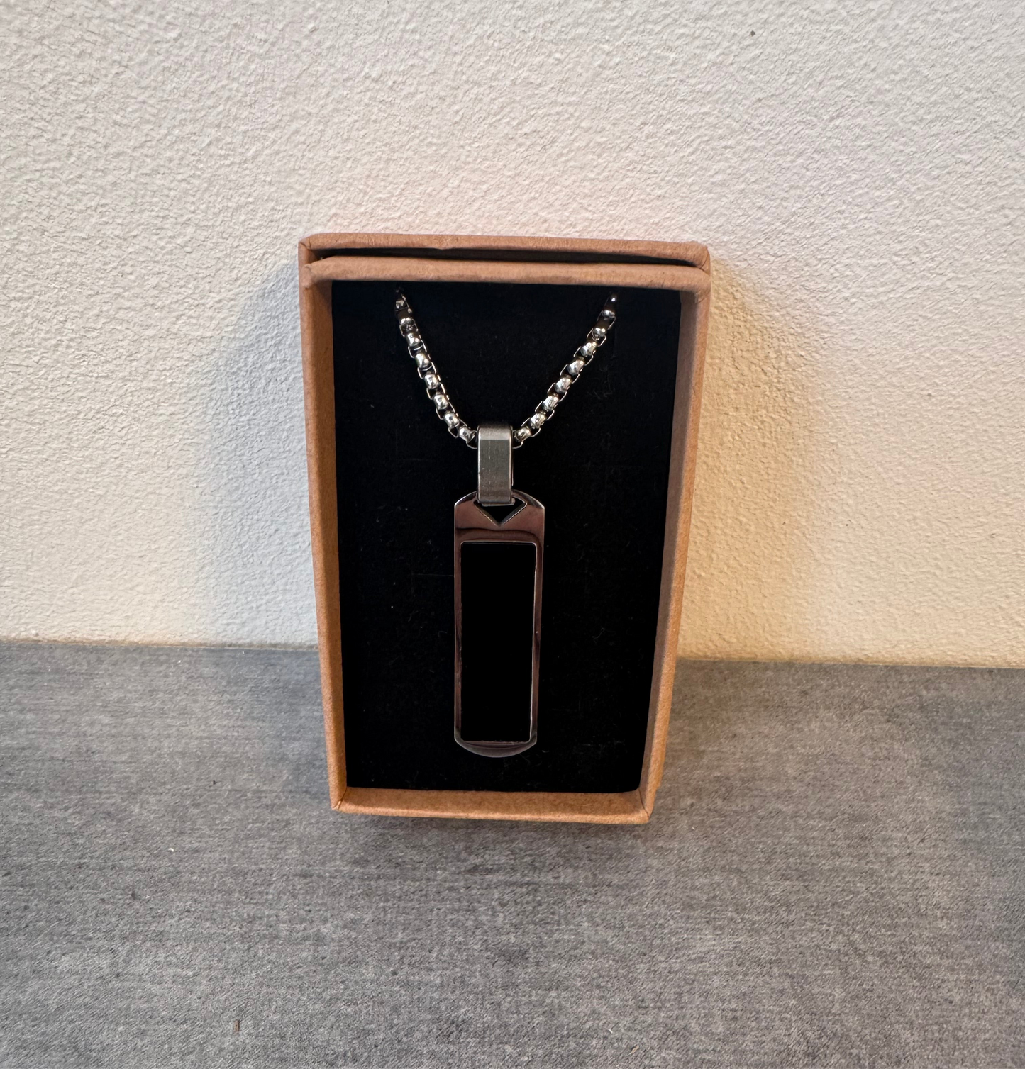Collier en acier inoxydable et en agate noir