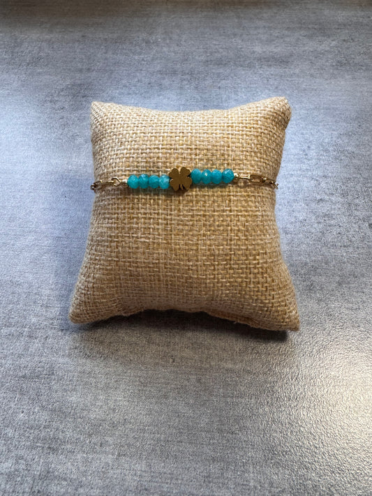 Bracelet ajustable en Amazonite & acier inoxydable – Trèfle porte-bonheur 🍀 ✨