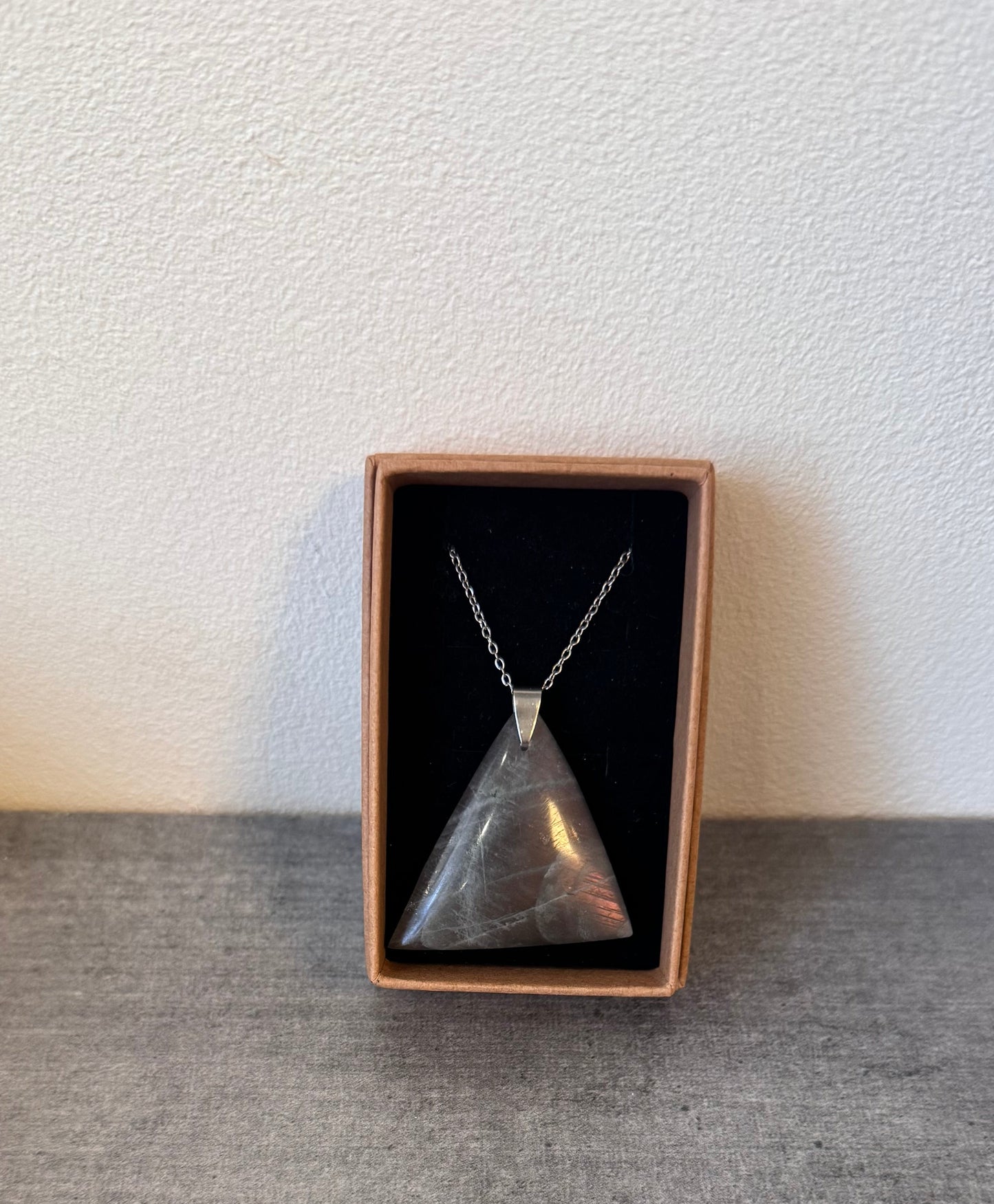 Collier en Labradorite violette