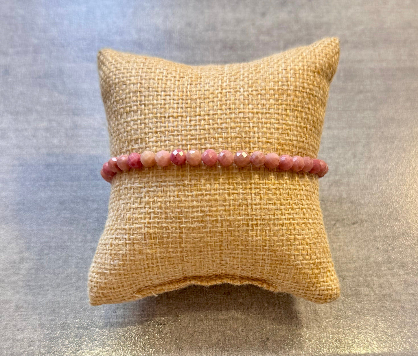 Bracelet en Rhodonite facetté