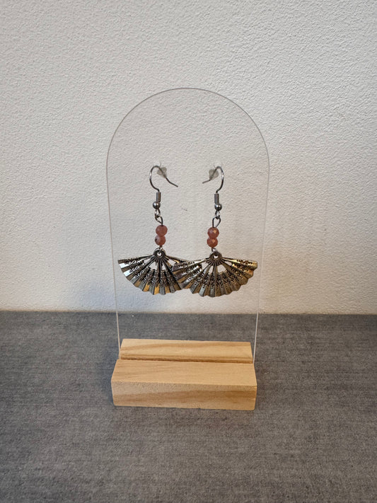 Boucle d’oreille en acier inoxydable et grenat