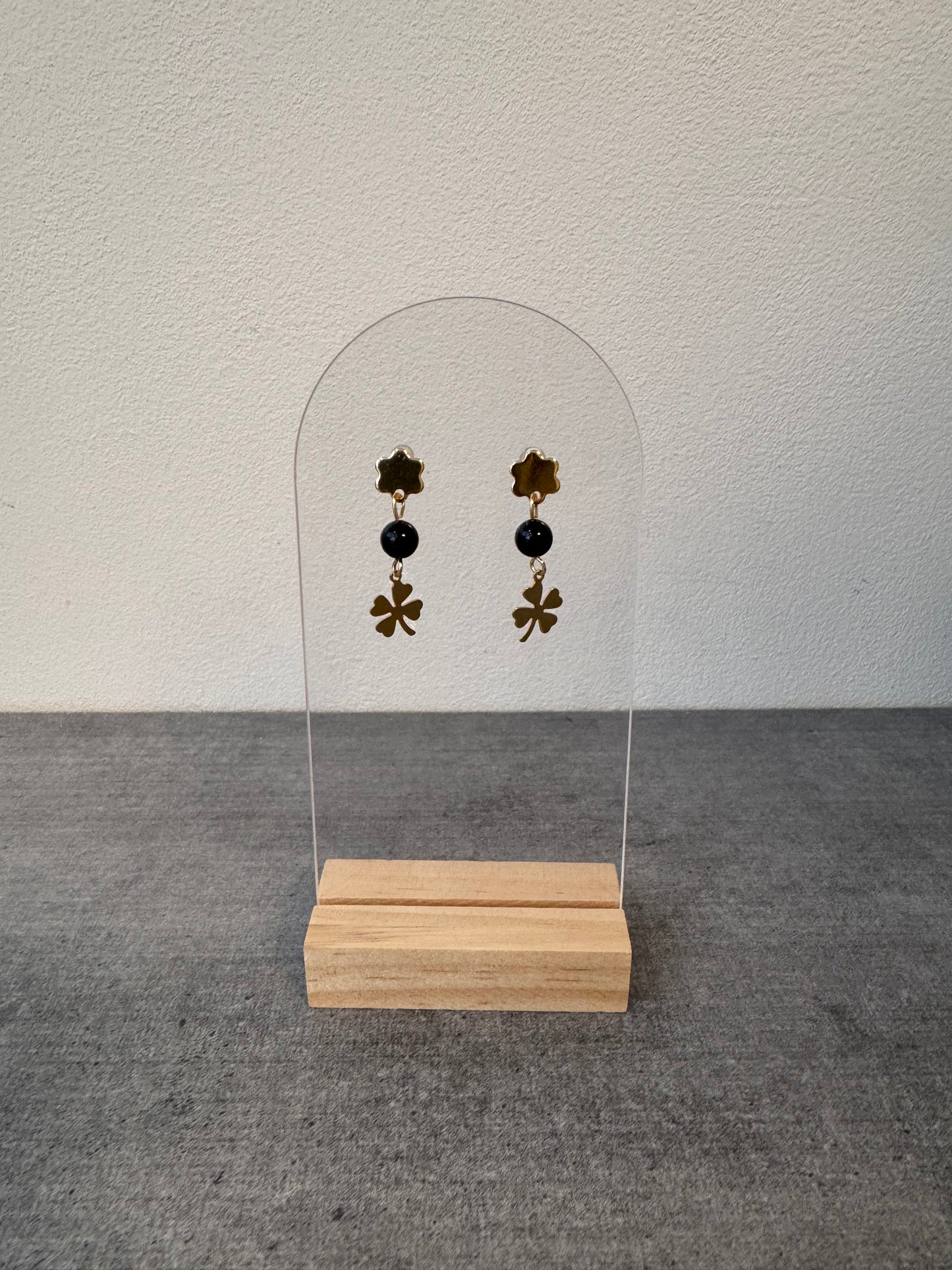 Boucle d’oreille en acier inoxydable et obsidienne Noir