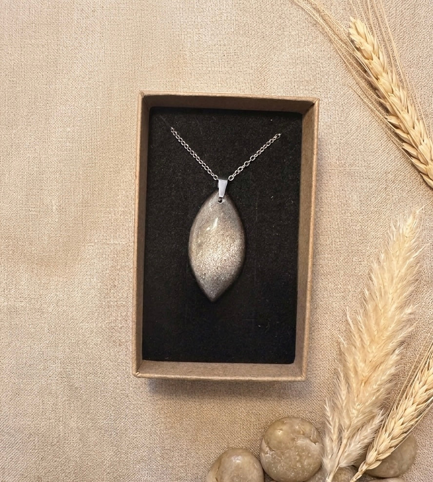 Collier en obsidienne argenté