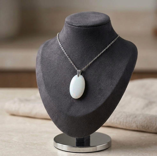 Collier en Calcédoine